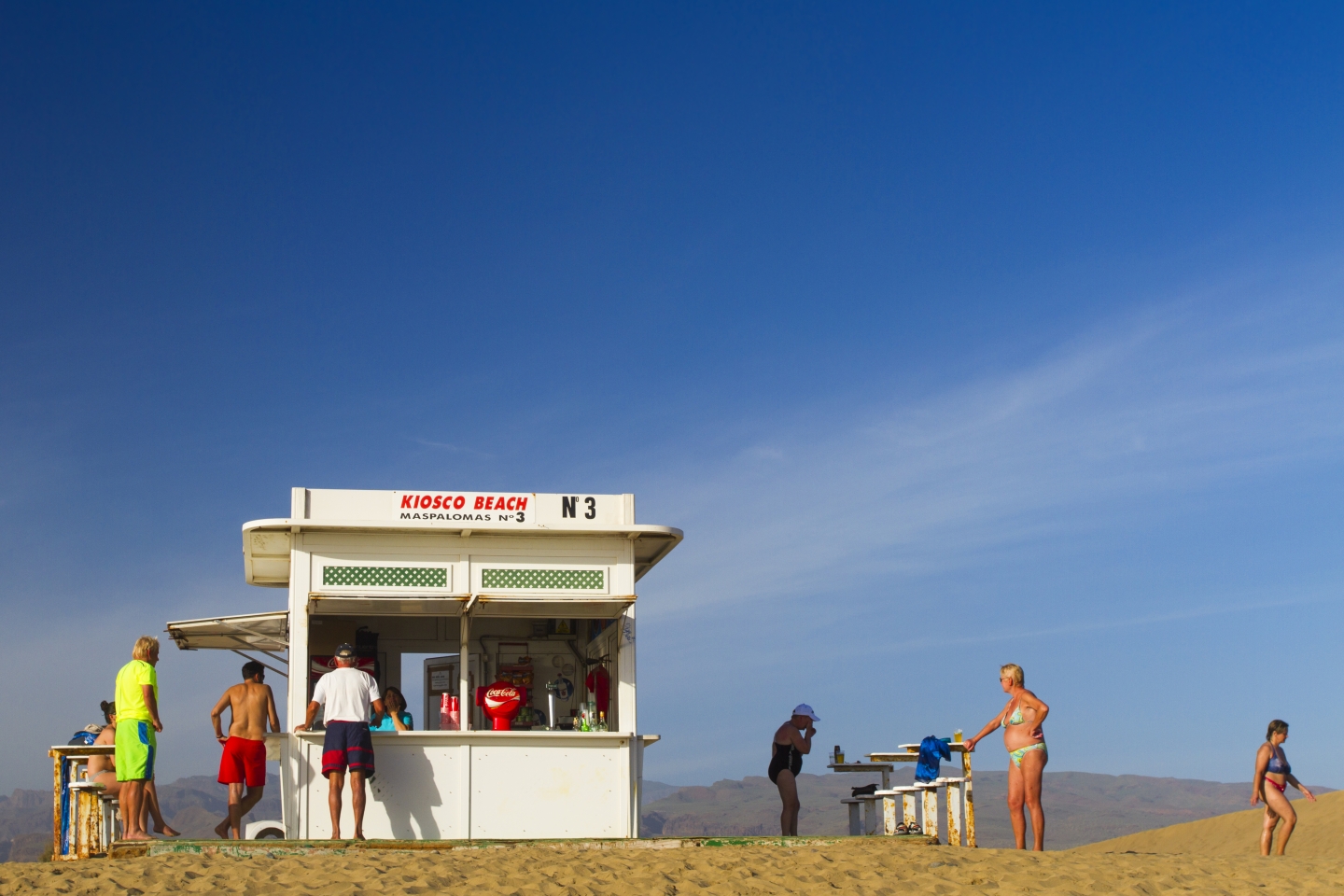 Playa del Inglés beach guide. nudist kiosk at Maspalomas beach. 