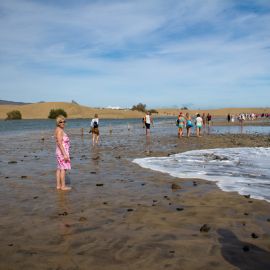 maspalomas_dunes_and_beach_-_febr_2011_-016