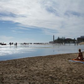 maspalomas_dunes_and_beach_-_febr_2011_-025