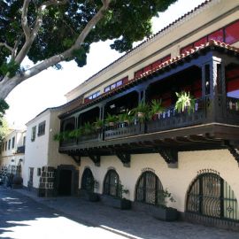 Parque Doramas and Pueblo Canario