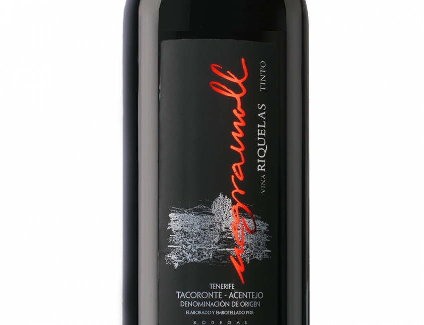 The Viña Riquelas tinto negramoll wine