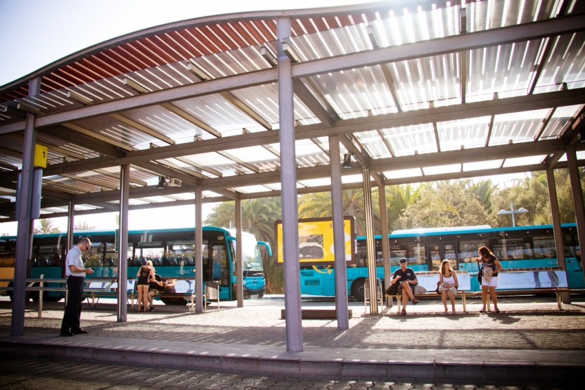 Global blue buses go all over Gran Canaria from Las Palmas