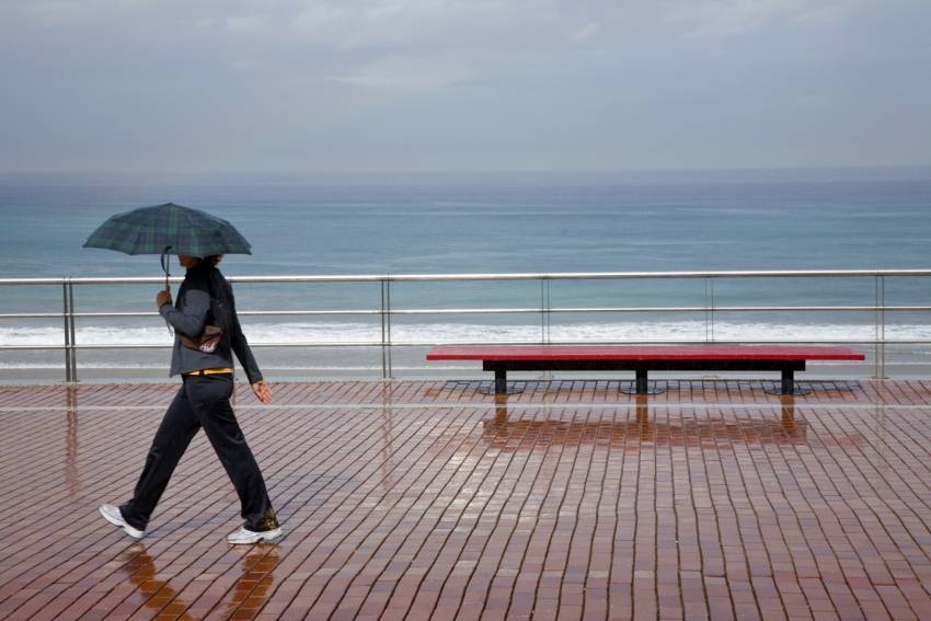 Freak thunderstorm in Gran Canaria soaks the resorts