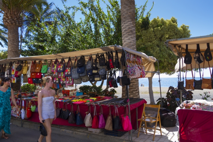 Arguineguín&#039;s weekly market is great for shopping