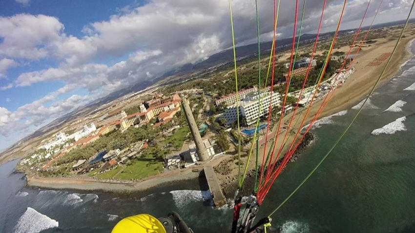 Fly over Maspalomas in a Sky Rebels paratrike for an unforgettable Gran Canaria adventure