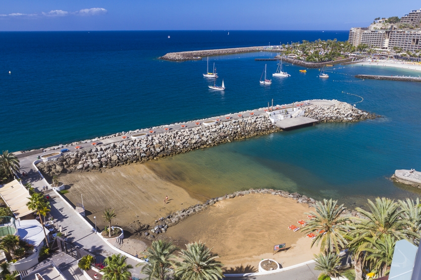 Aquamarina beach in Gran Canaria